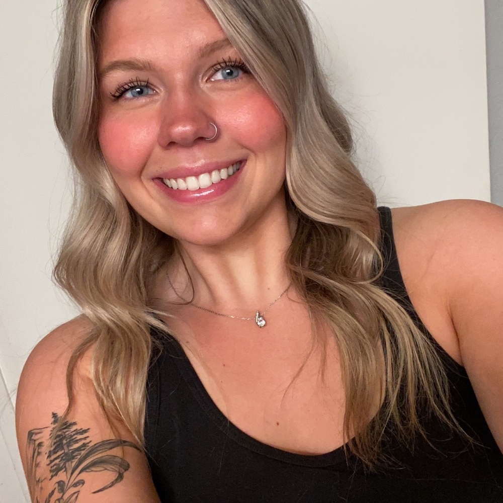 Meet your Posher, Becca